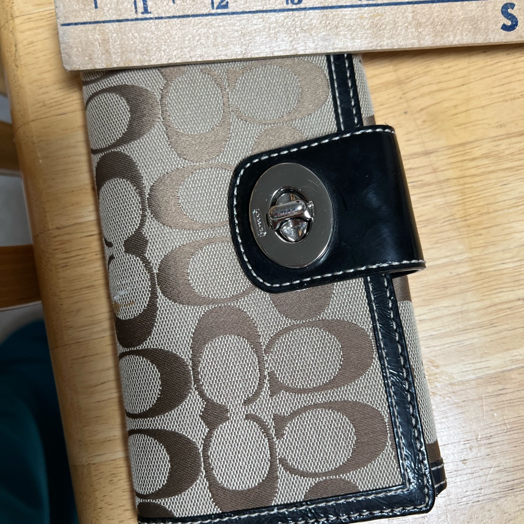 Coach Signature Wallet Like New